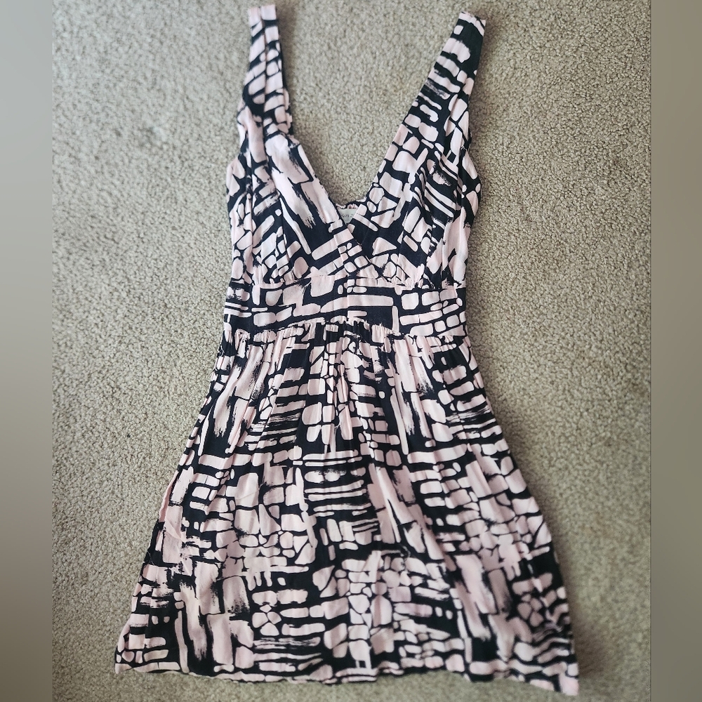 Forever 21 Stylish Black and Pink Patterned Dress